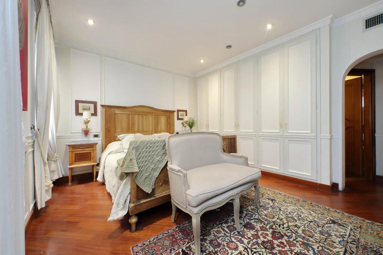 4Bnb - Luxury Trevi Apartment W Terrace Рим Экстерьер фото